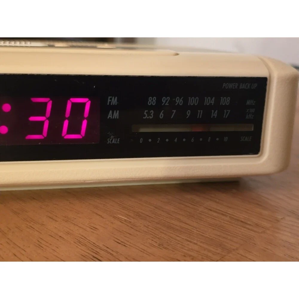 Vintage Sony Dream Machine ICF-C240 AM/FM Clock Radio Pink LED Cream Tested